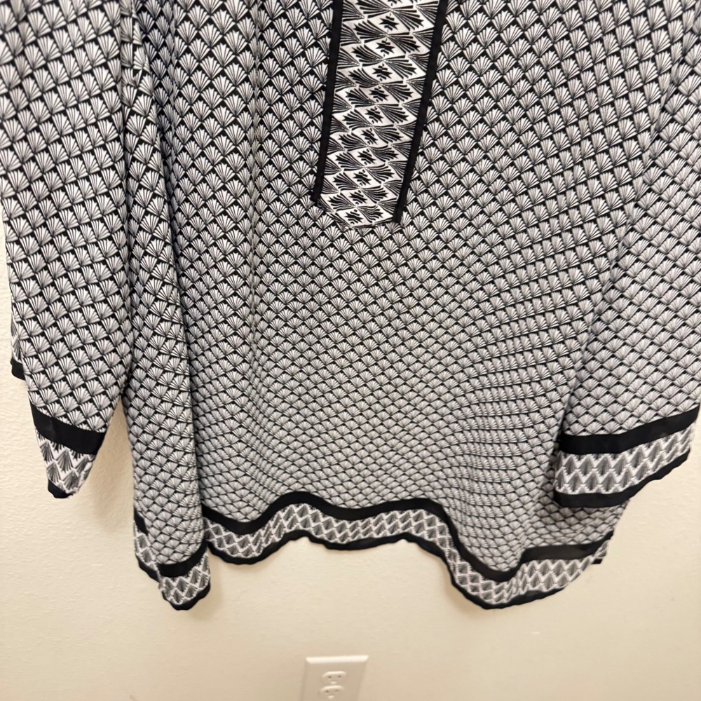 Violet + Claire Black White Geometric Print Tunic Top 3X - Picture 3 of 4